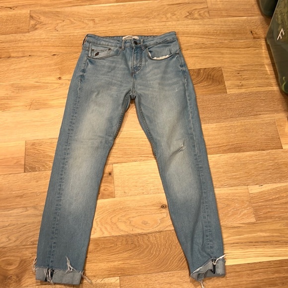 Pull&Bear‎ size euro 38 light wash raw hem jeans - Picture 1 of 5